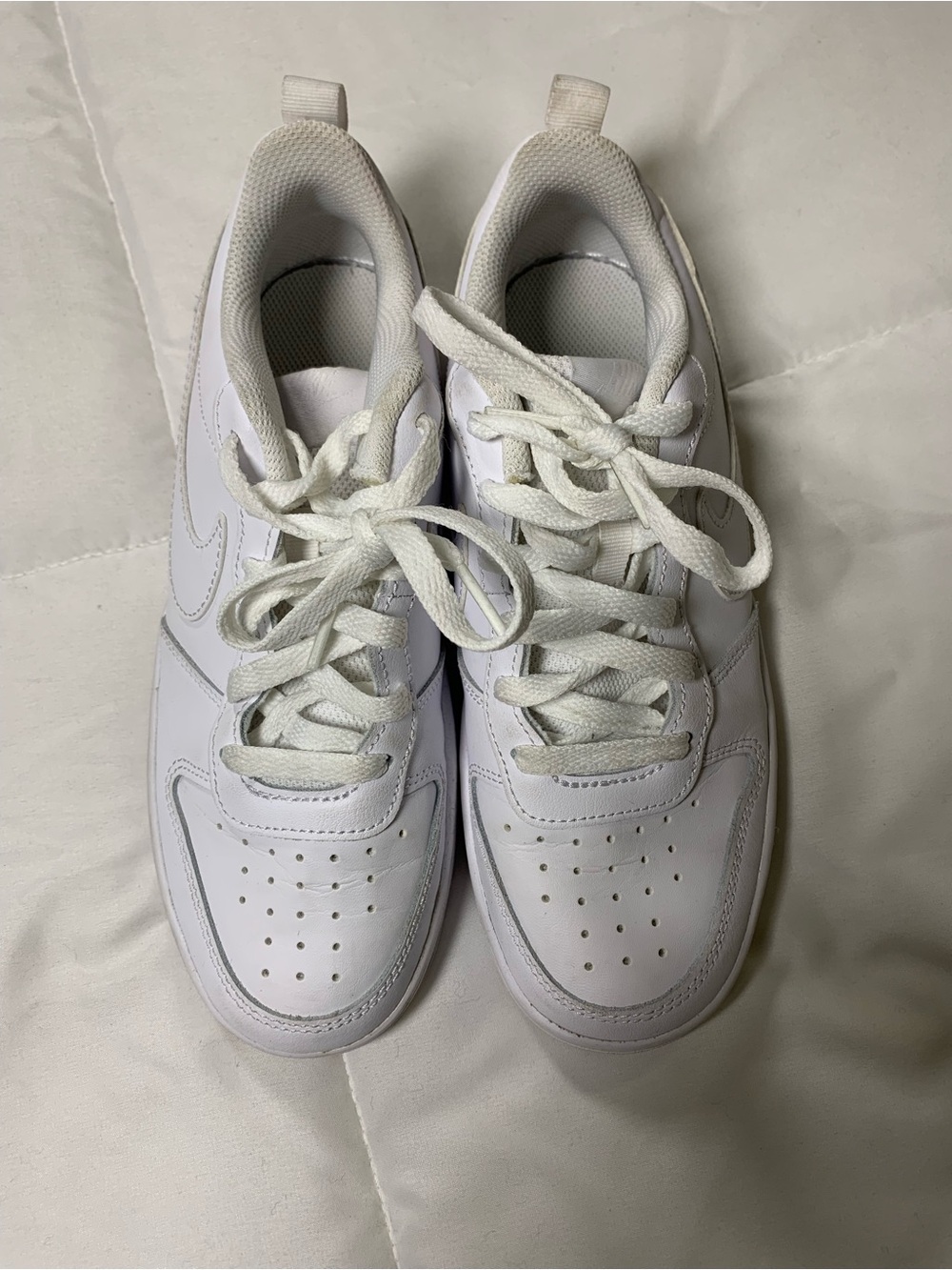 Pre loved NIKE shoes womens size 5.5